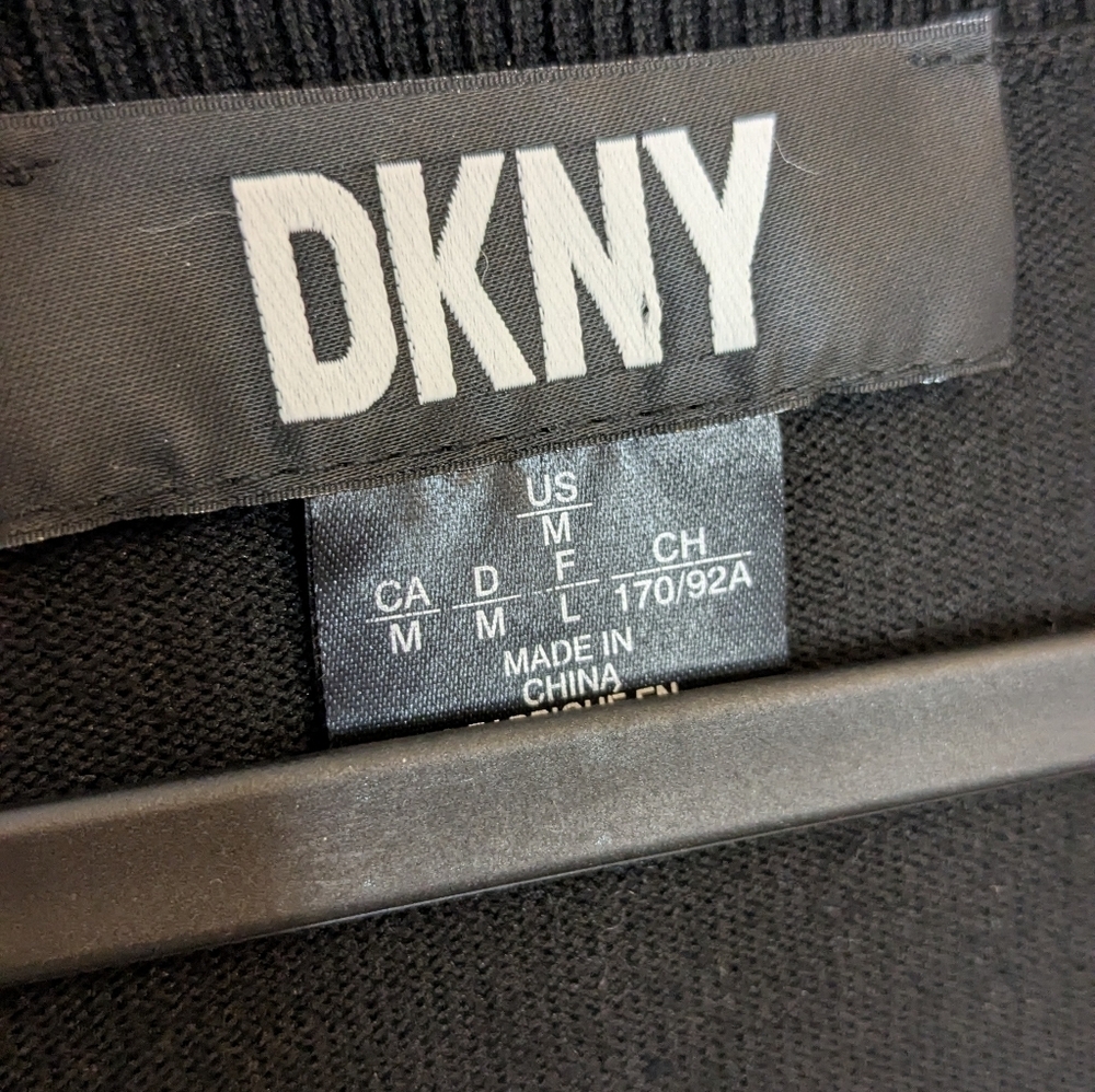 DKNY V neck long sleeve sweater logo shoulder detail black - size M - Picture 2 of 8